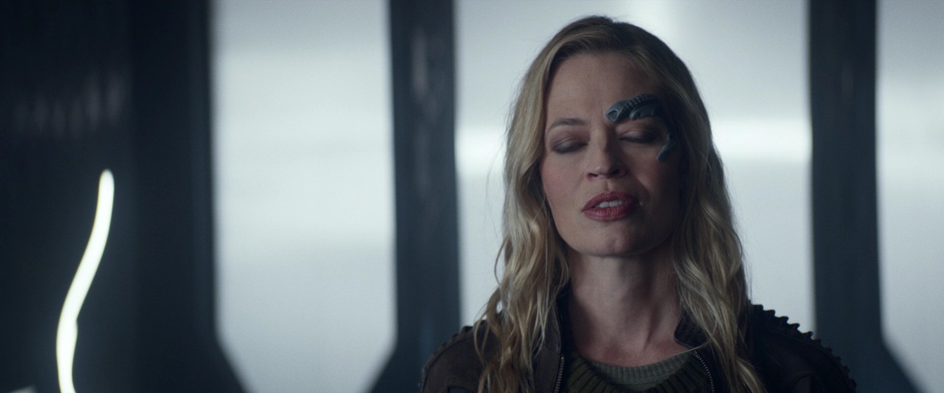 extant_StarTrek_PIC_1x05-StardustCityRag_4147.jpg