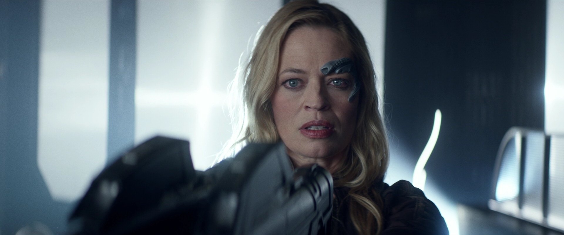 extant_StarTrek_PIC_1x05-StardustCityRag_4201.jpg