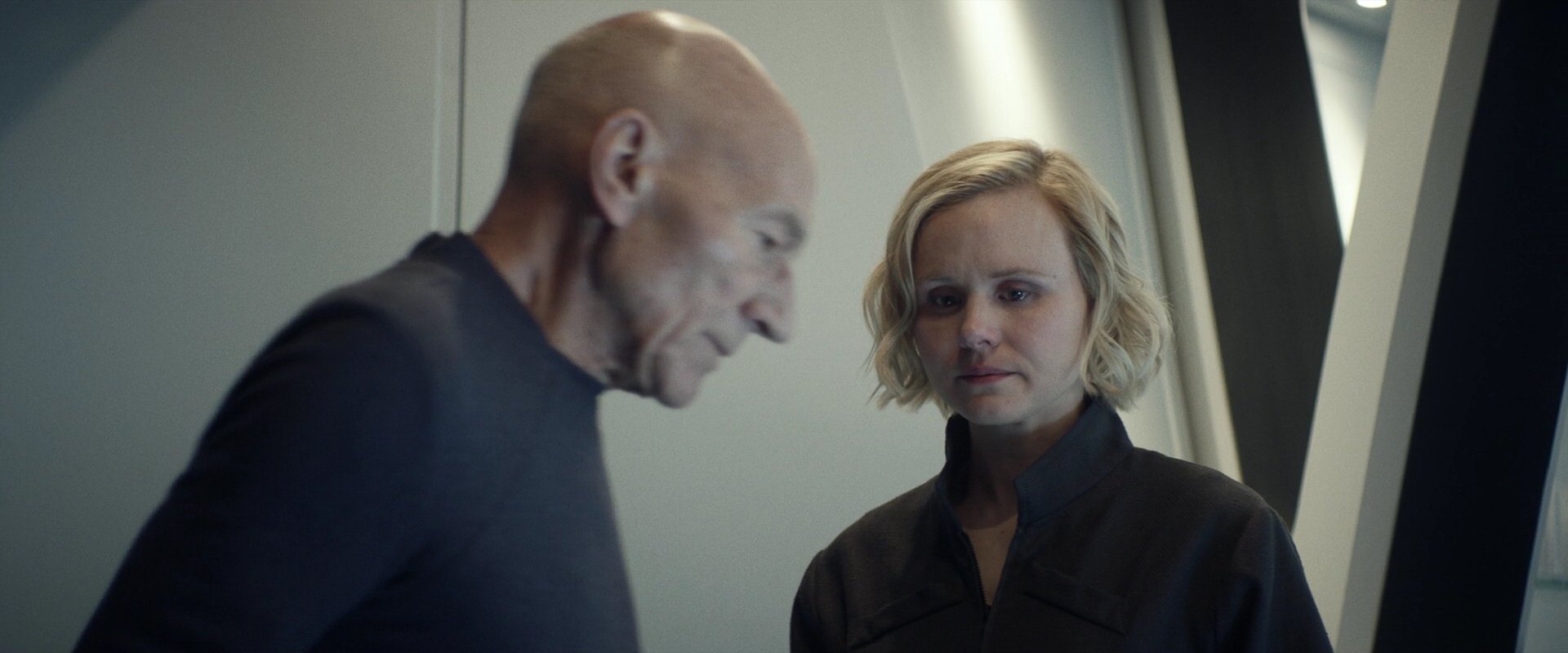 extant_StarTrek_PIC_1x05-StardustCityRag_4504.jpg