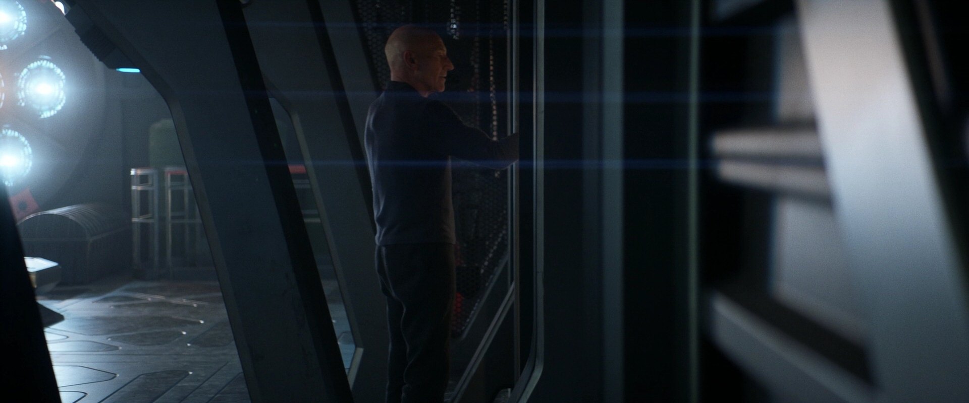 extant_StarTrek_PIC_1x05-StardustCityRag_4566.jpg
