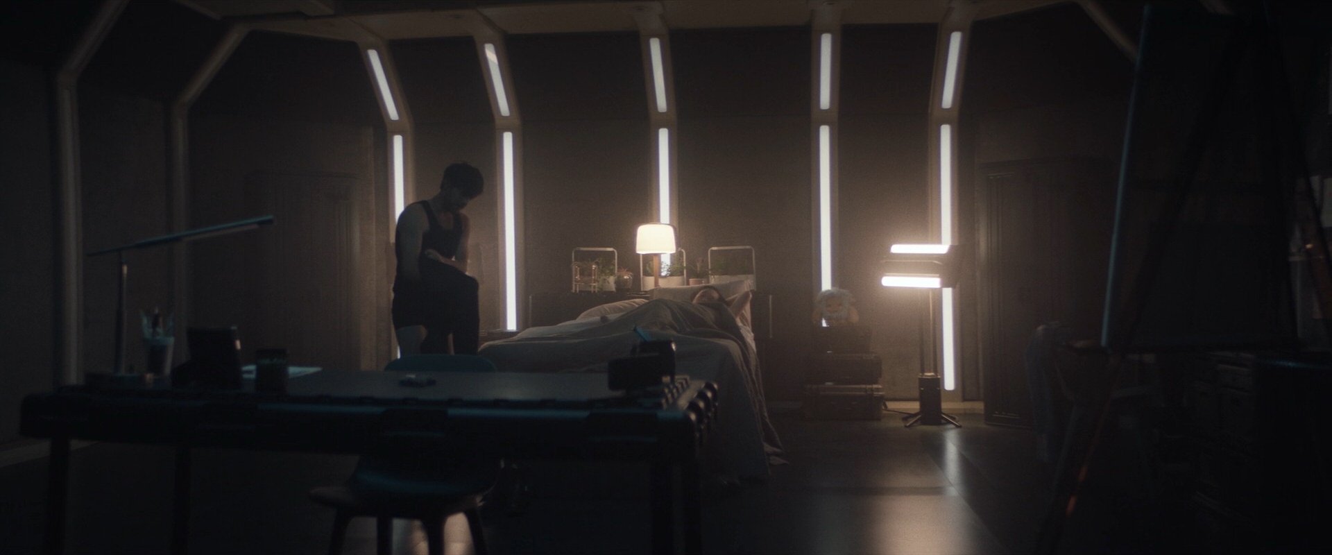 extant_StarTrek_PIC_1x06-TheImpossibleBox_00407.jpg