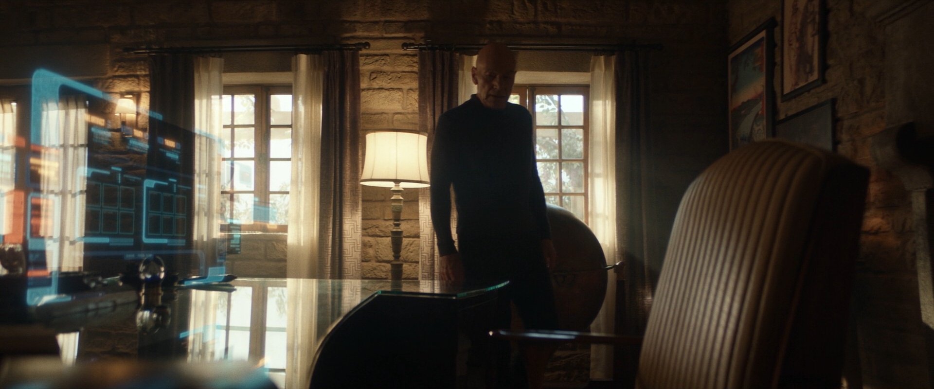 extant_StarTrek_PIC_1x06-TheImpossibleBox_00882.jpg