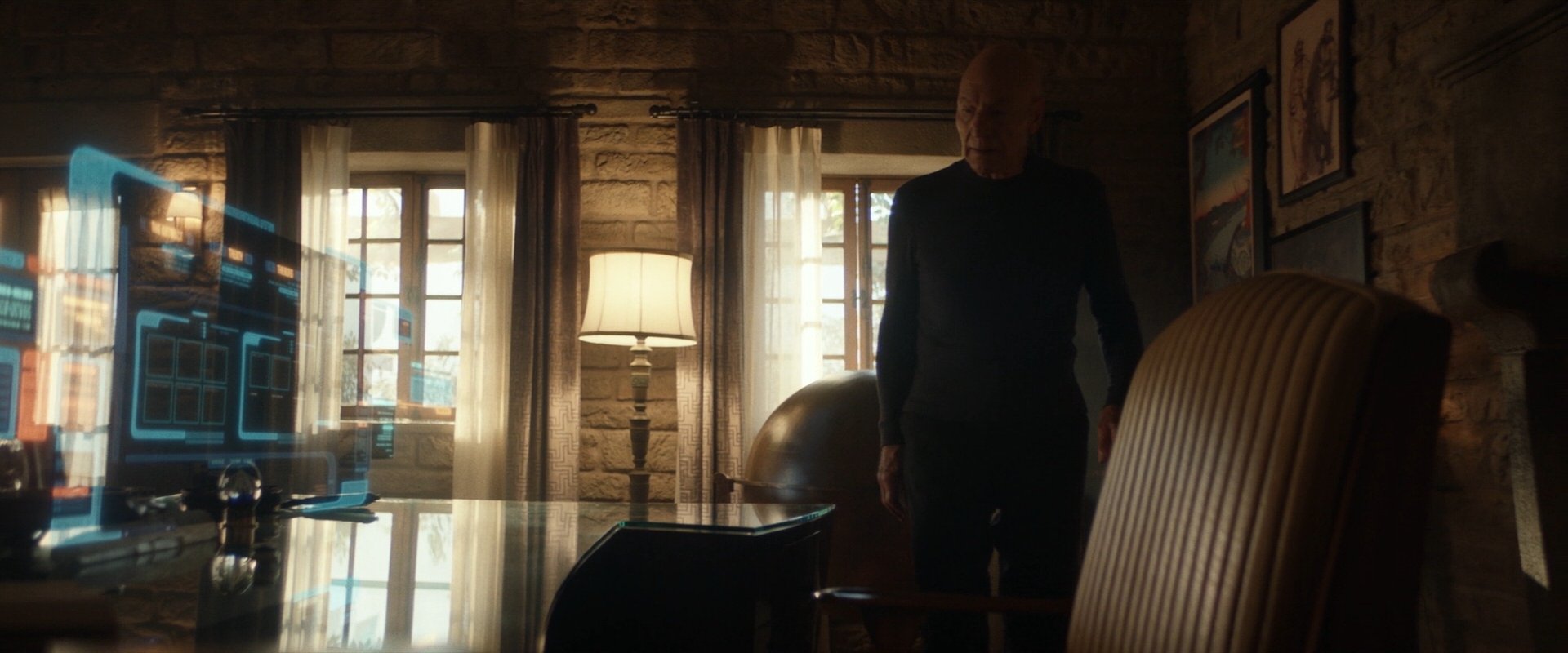 extant_StarTrek_PIC_1x06-TheImpossibleBox_00884.jpg