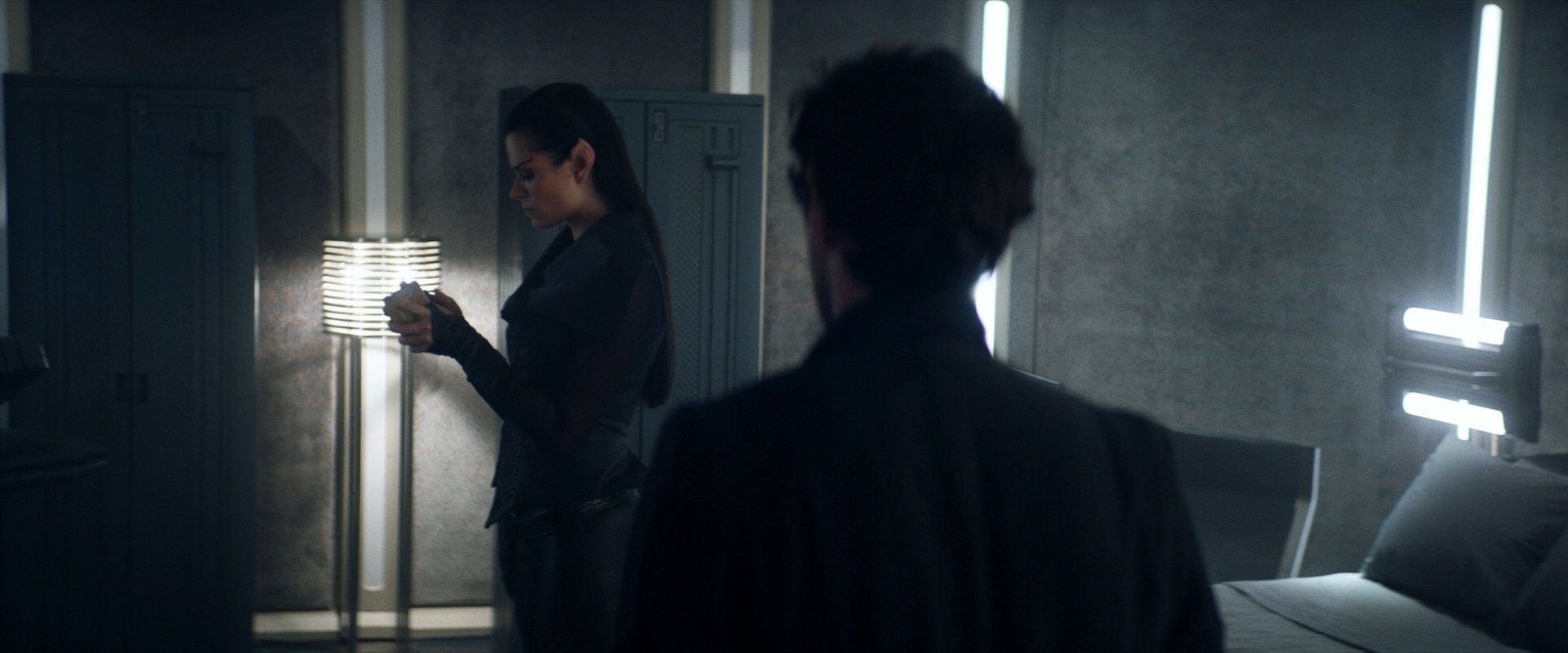 extant_StarTrek_PIC_1x06-TheImpossibleBox_01512.jpg