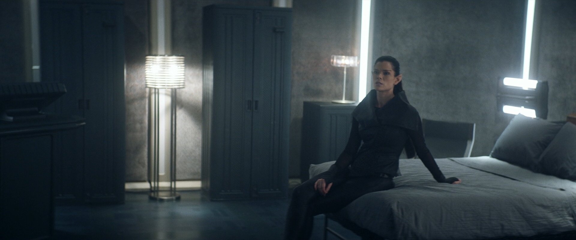 extant_StarTrek_PIC_1x06-TheImpossibleBox_01539.jpg
