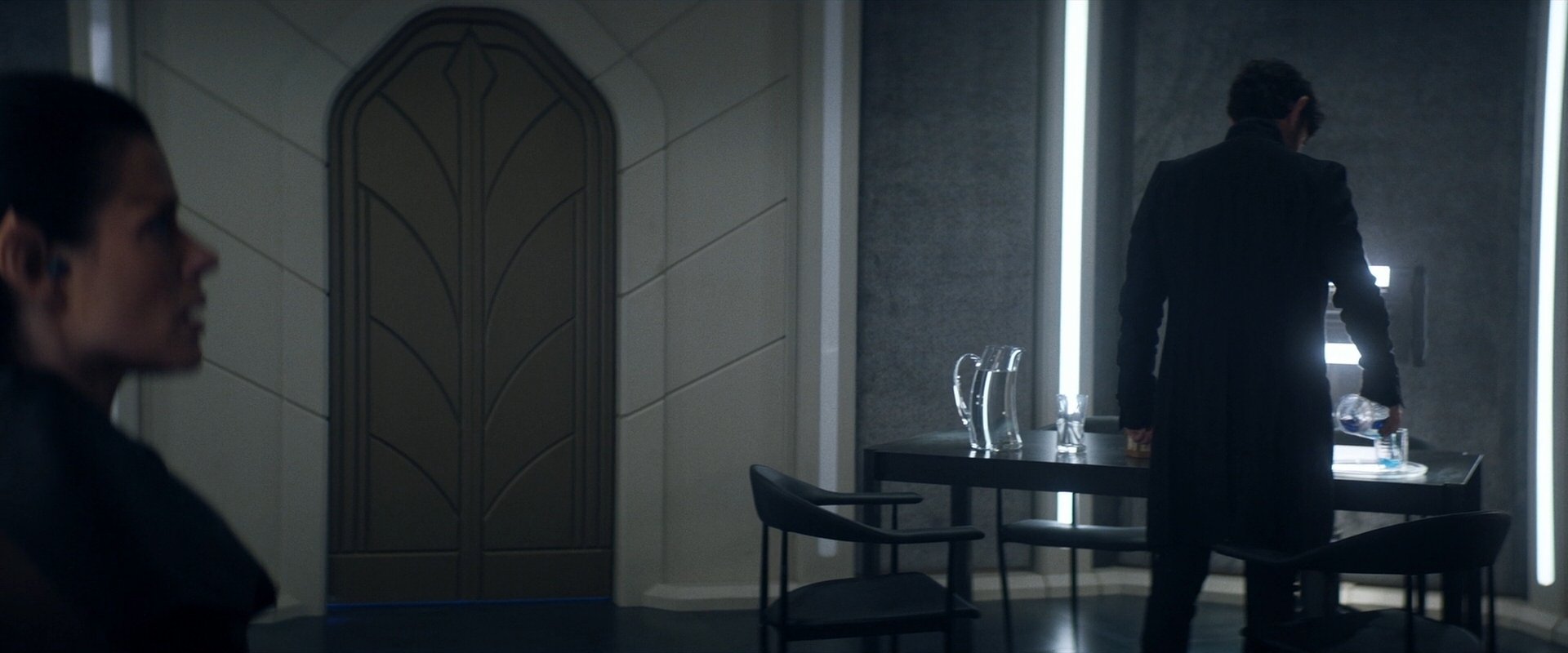 extant_StarTrek_PIC_1x06-TheImpossibleBox_01543.jpg