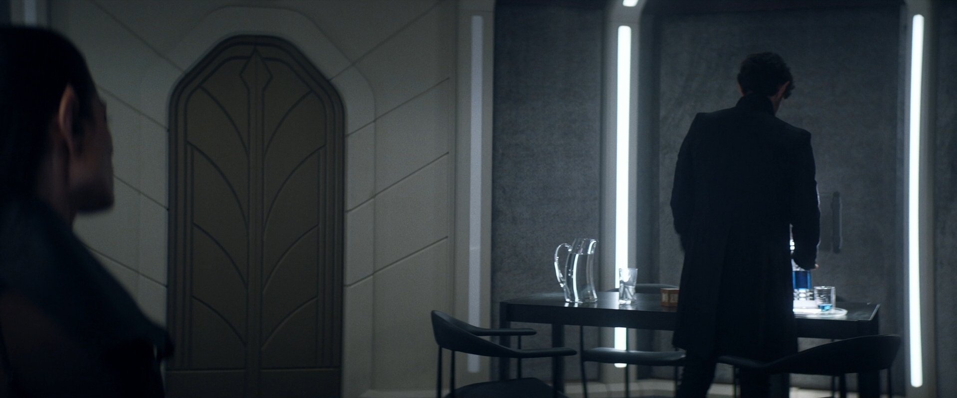 extant_StarTrek_PIC_1x06-TheImpossibleBox_01546.jpg