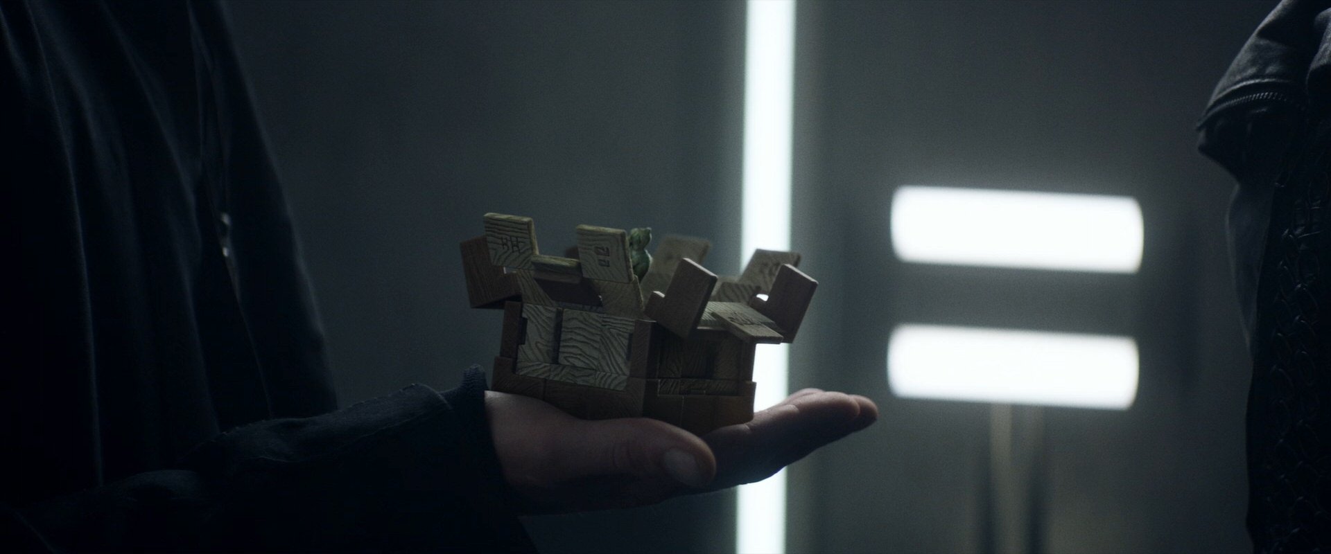 extant_StarTrek_PIC_1x06-TheImpossibleBox_01872.jpg
