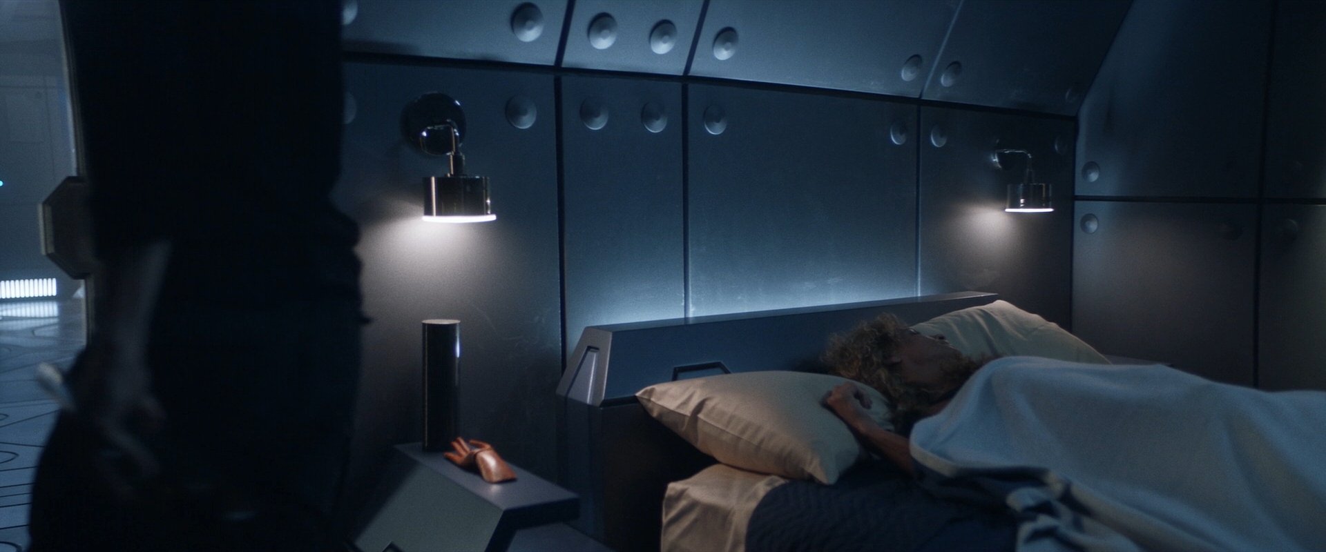extant_StarTrek_PIC_1x06-TheImpossibleBox_02741.jpg