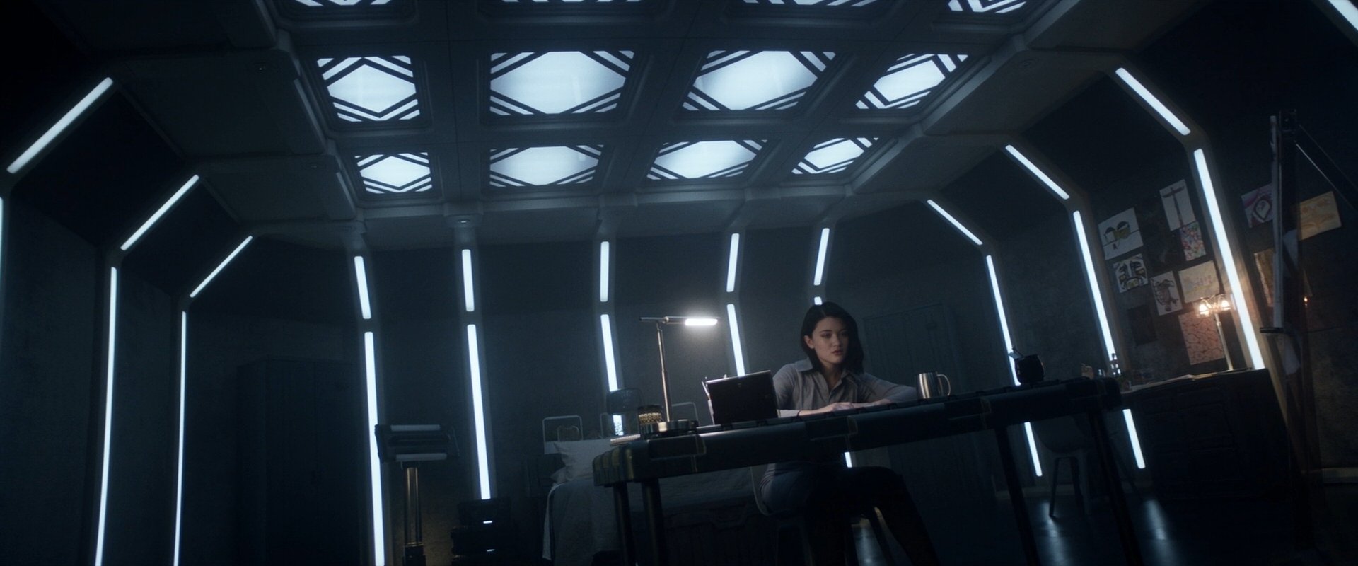 extant_StarTrek_PIC_1x06-TheImpossibleBox_03063.jpg