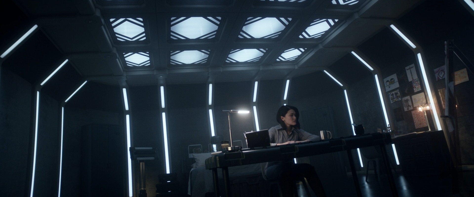 extant_StarTrek_PIC_1x06-TheImpossibleBox_03064.jpg