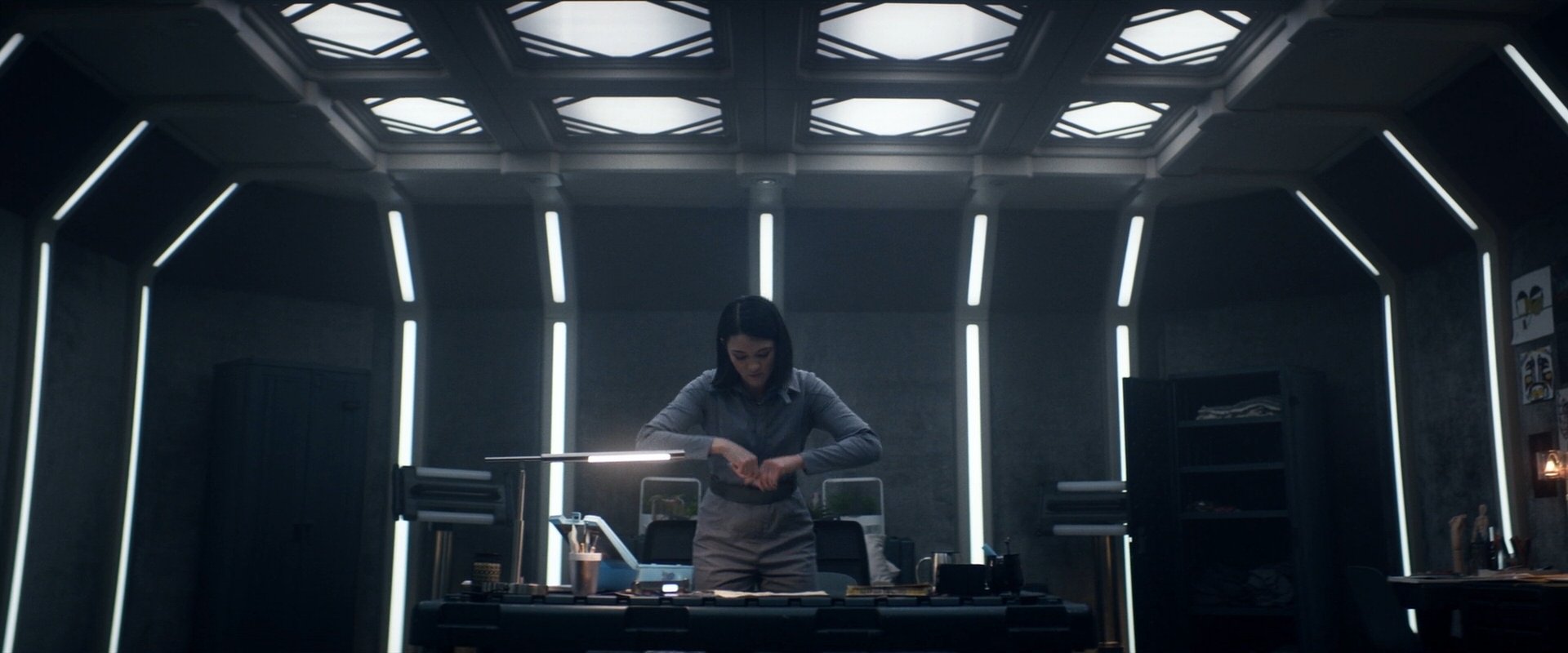 extant_StarTrek_PIC_1x06-TheImpossibleBox_03222.jpg