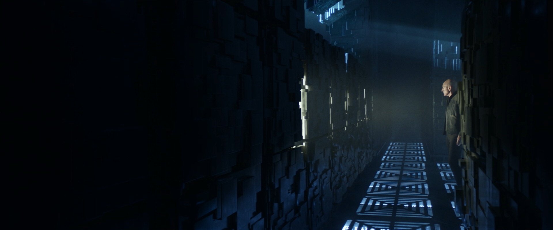 extant_StarTrek_PIC_1x06-TheImpossibleBox_03301.jpg