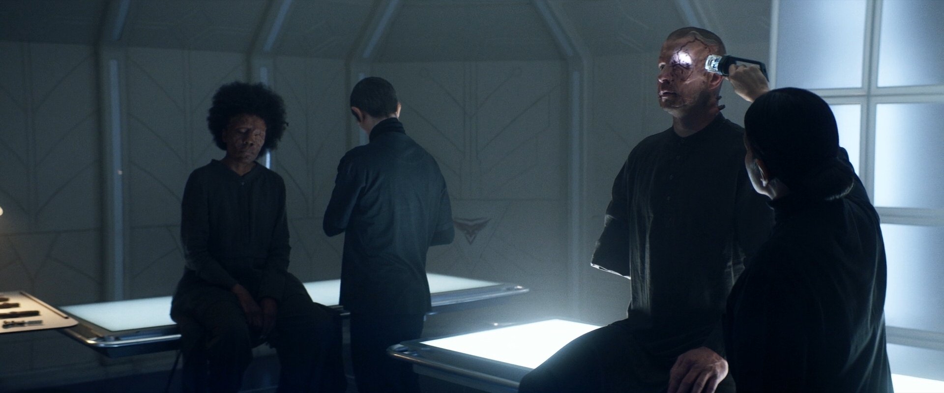extant_StarTrek_PIC_1x06-TheImpossibleBox_03963.jpg