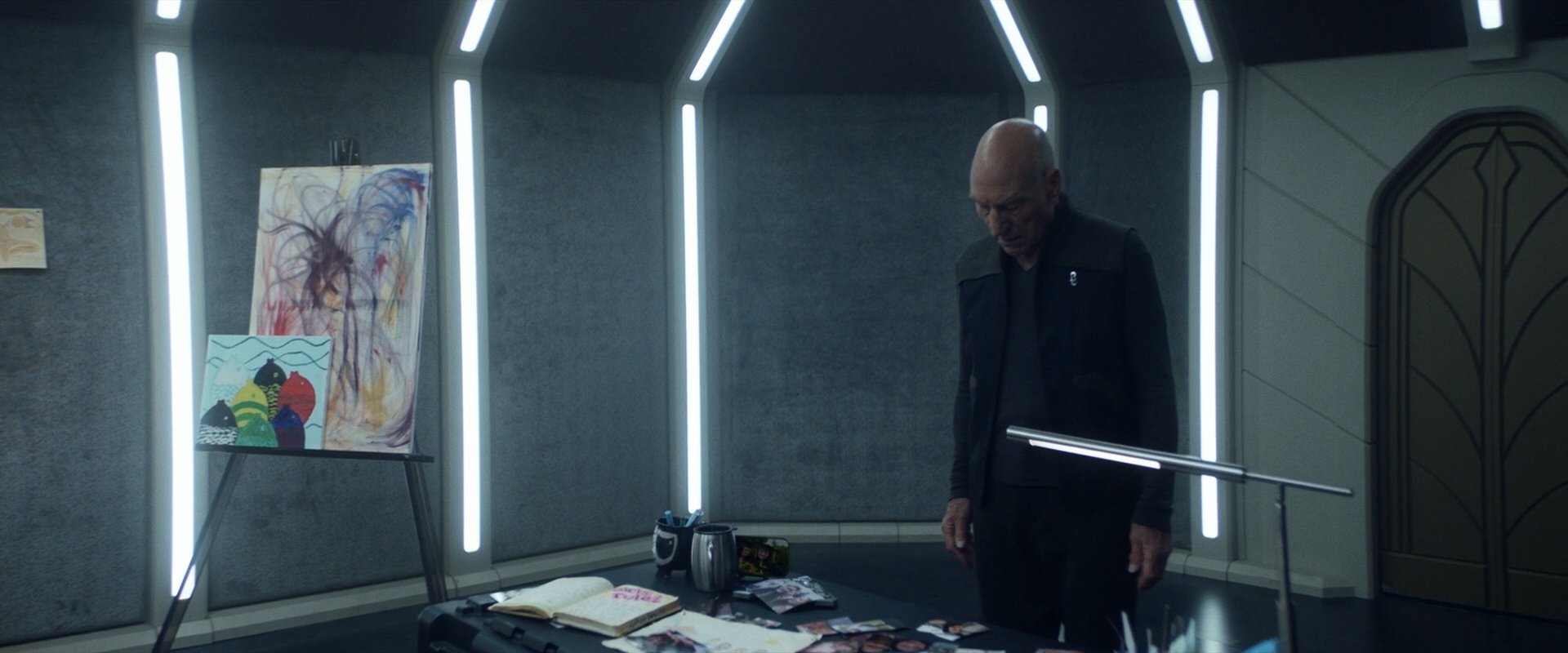 extant_StarTrek_PIC_1x06-TheImpossibleBox_04936.jpg