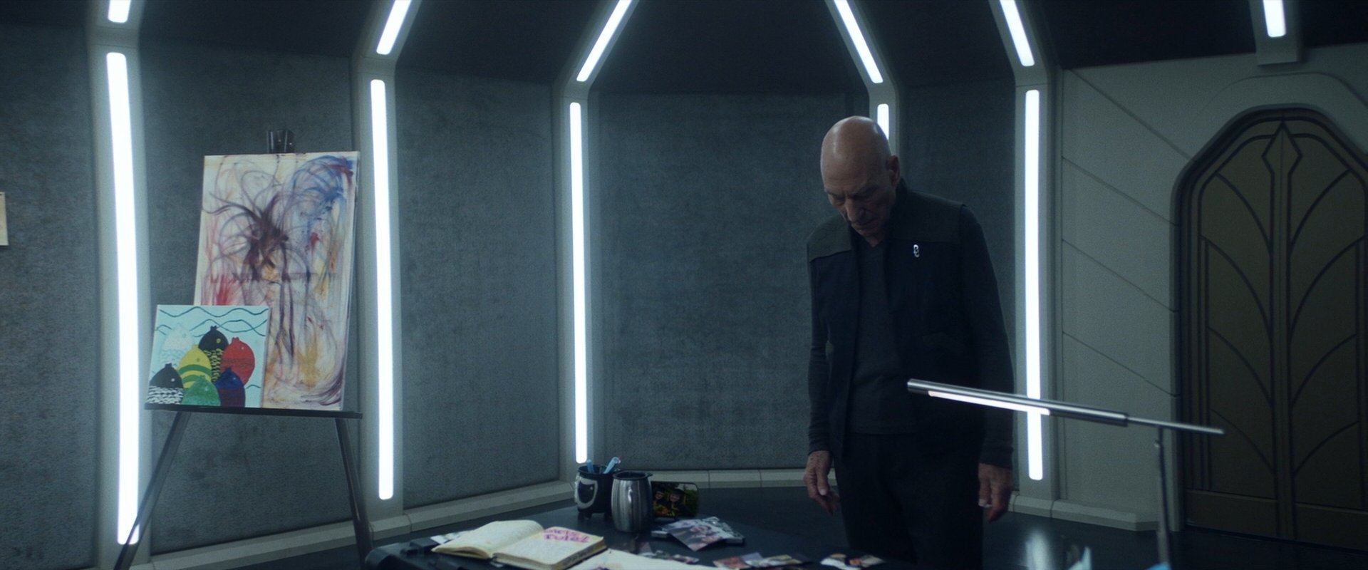 extant_StarTrek_PIC_1x06-TheImpossibleBox_04937.jpg