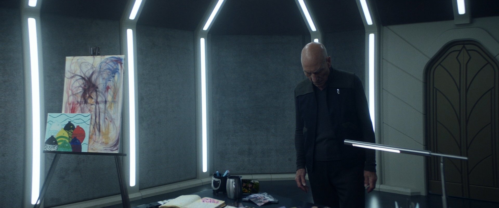 extant_StarTrek_PIC_1x06-TheImpossibleBox_04938.jpg