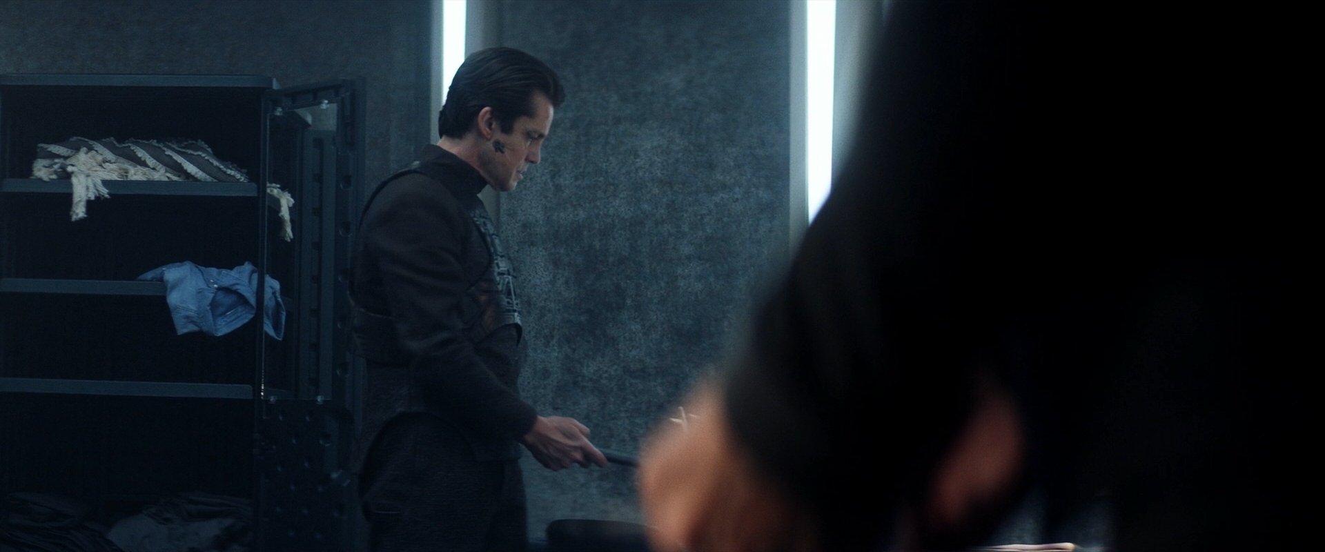 extant_StarTrek_PIC_1x06-TheImpossibleBox_04948.jpg