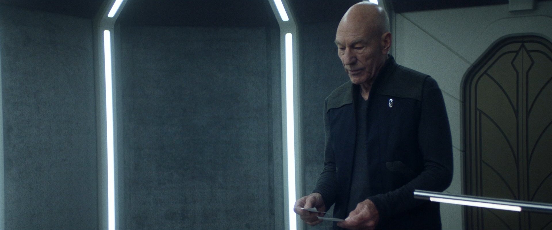 extant_StarTrek_PIC_1x06-TheImpossibleBox_04968.jpg