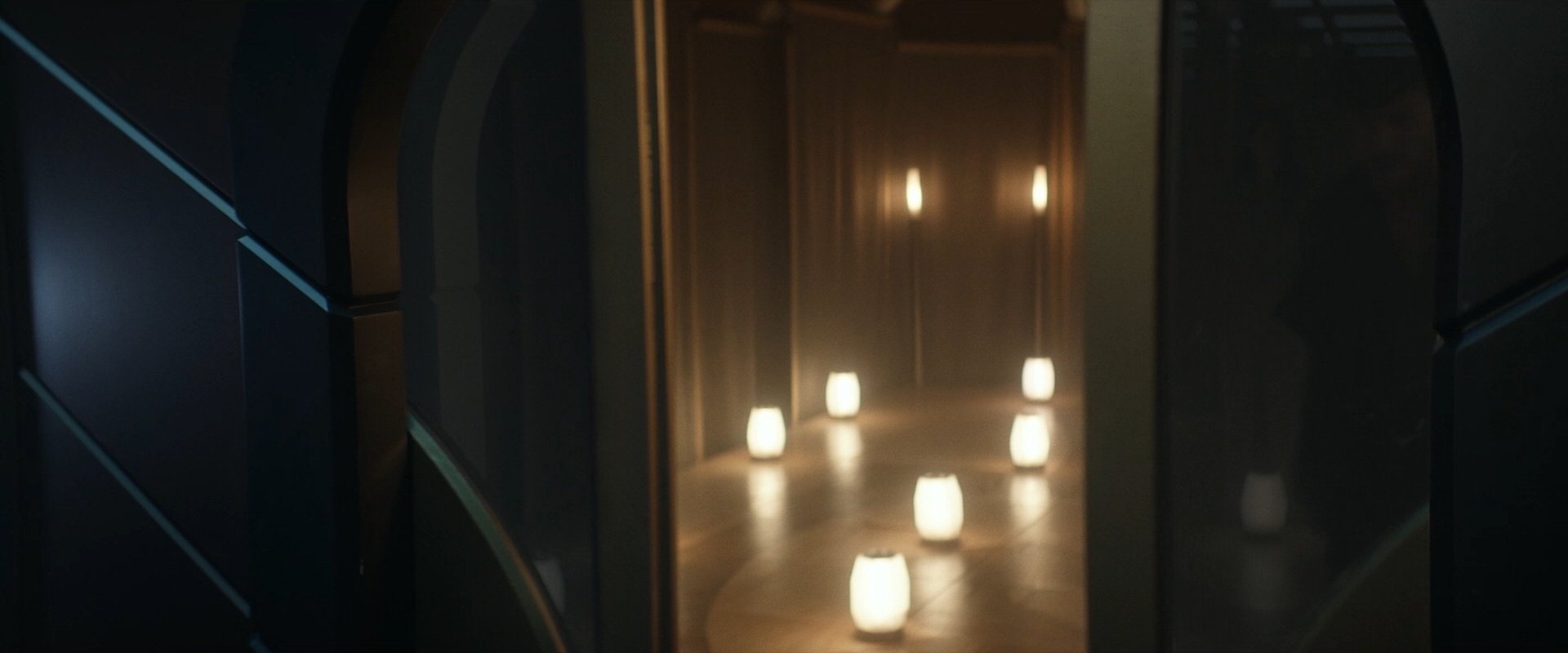 extant_StarTrek_PIC_1x06-TheImpossibleBox_05203.jpg