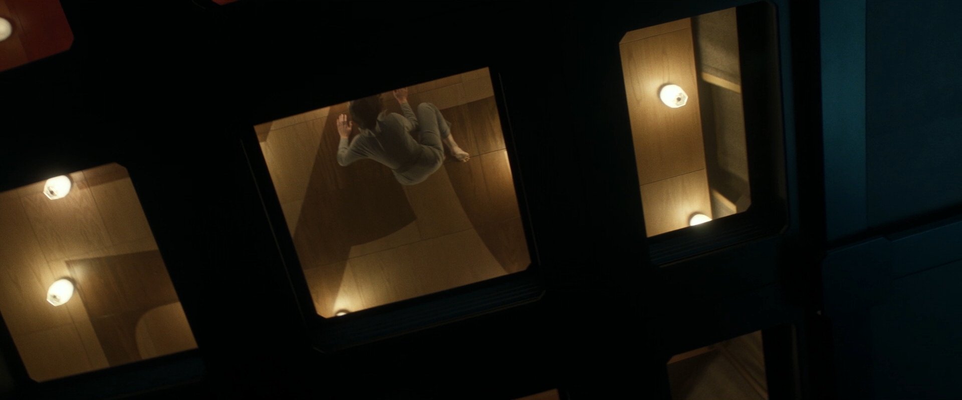 extant_StarTrek_PIC_1x06-TheImpossibleBox_05277.jpg