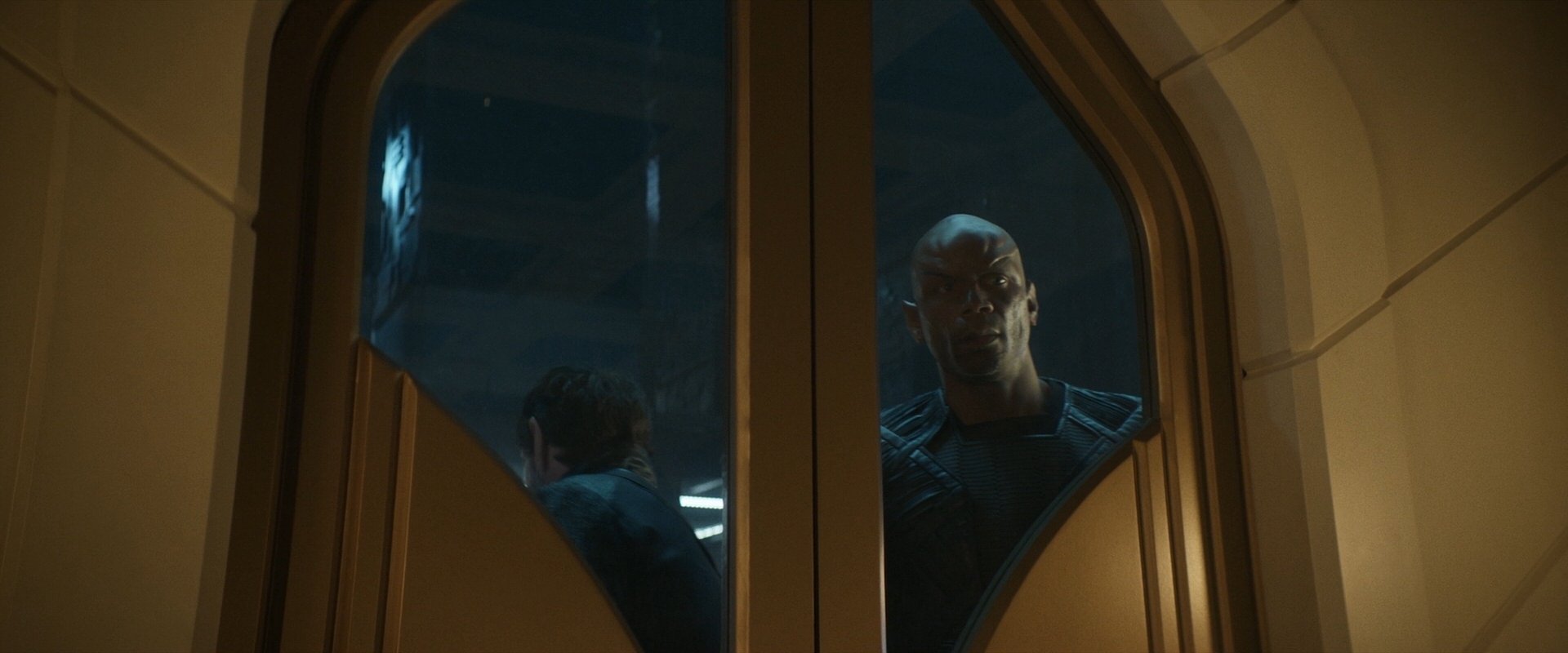 extant_StarTrek_PIC_1x06-TheImpossibleBox_05355.jpg