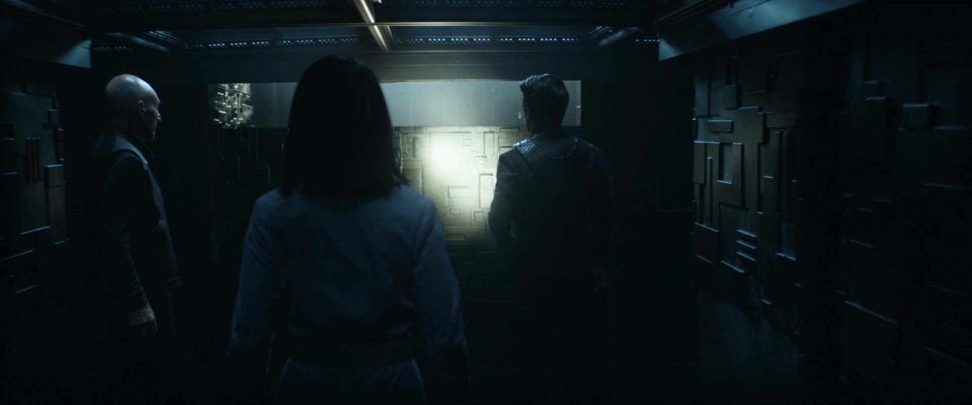 extant_StarTrek_PIC_1x06-TheImpossibleBox_05525.jpg