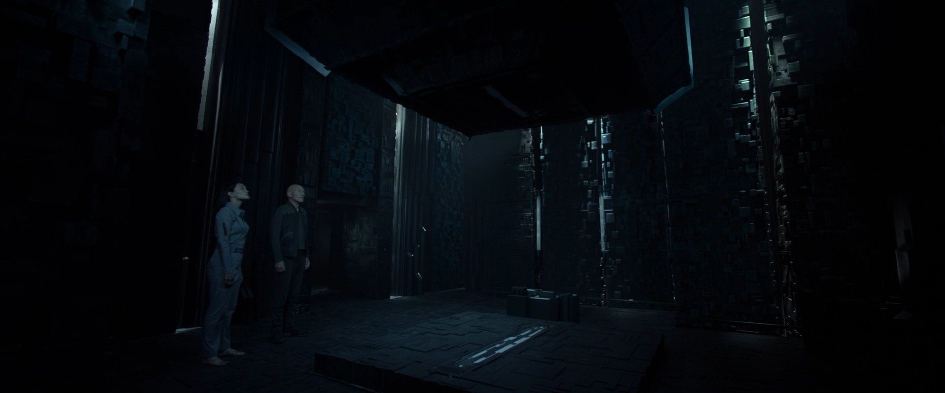 extant_StarTrek_PIC_1x06-TheImpossibleBox_05576.jpg