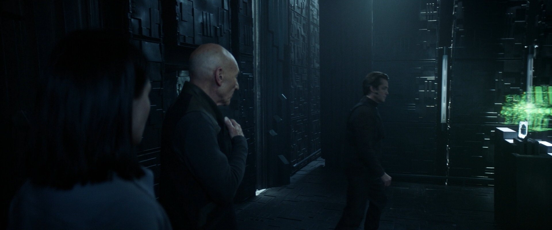 extant_StarTrek_PIC_1x06-TheImpossibleBox_05638.jpg