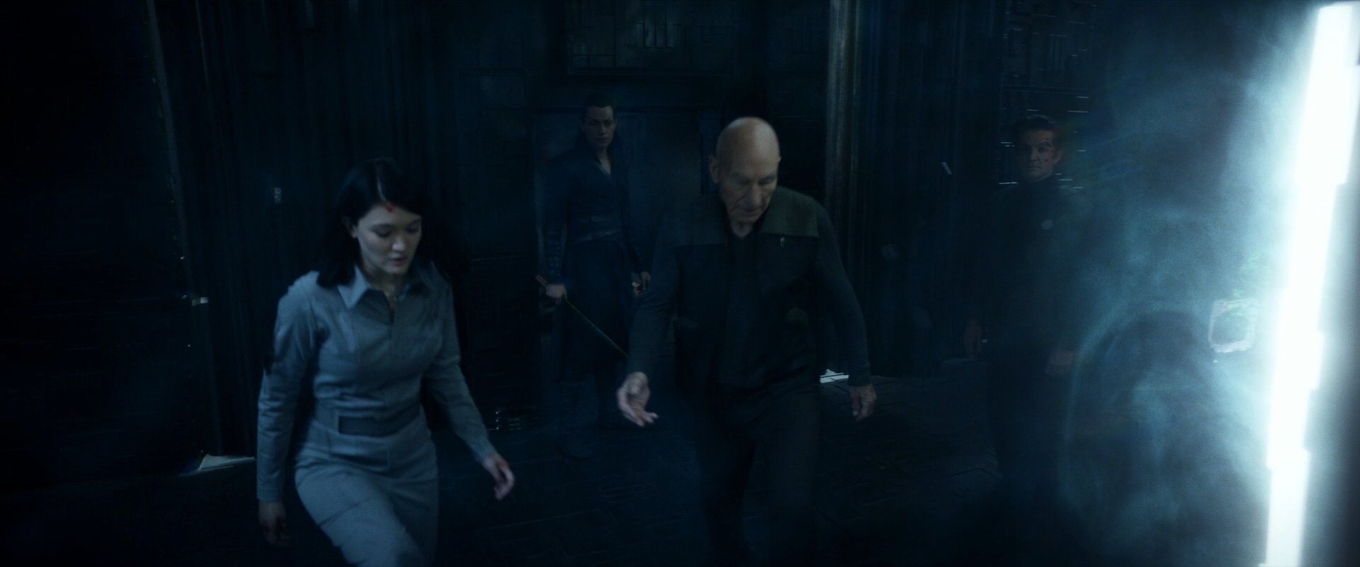 extant_StarTrek_PIC_1x06-TheImpossibleBox_05816.jpg