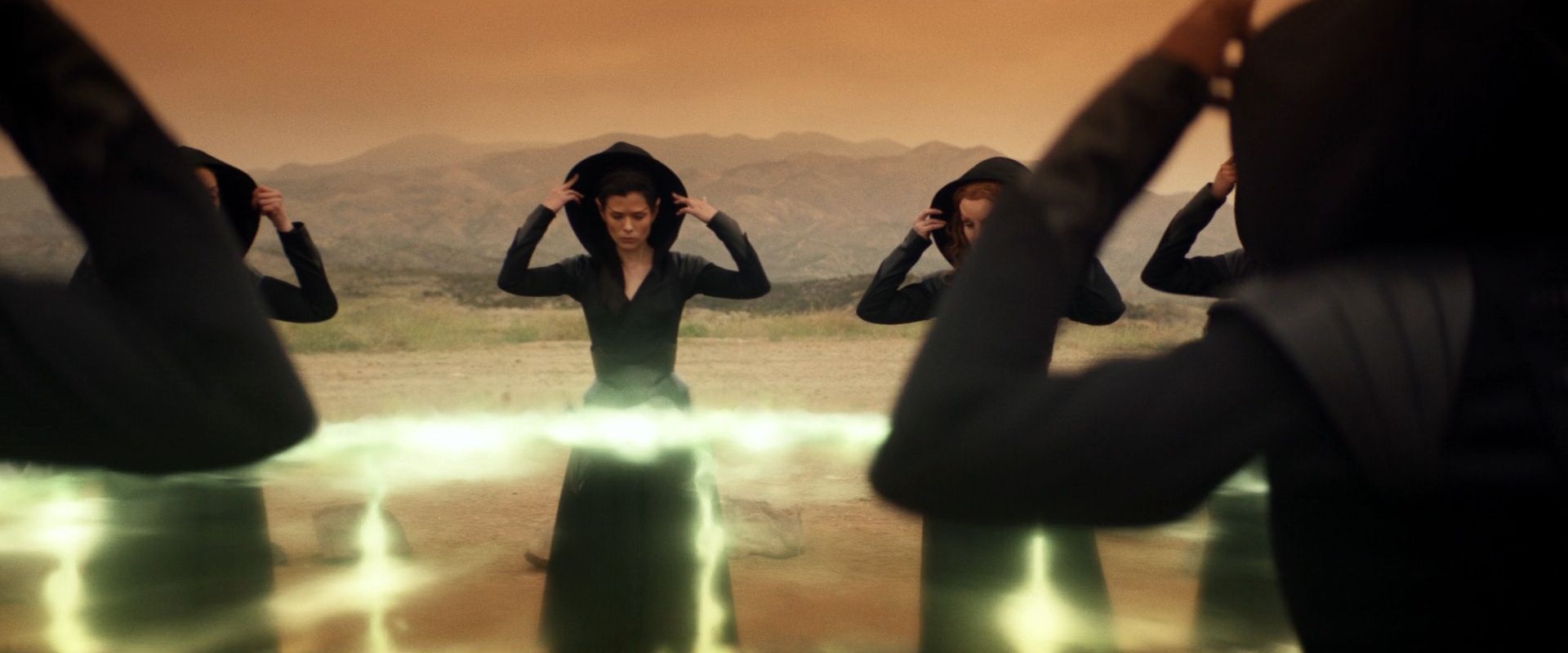 extant_StarTrek_PIC_1x08-BrokenPieces_00371.jpg