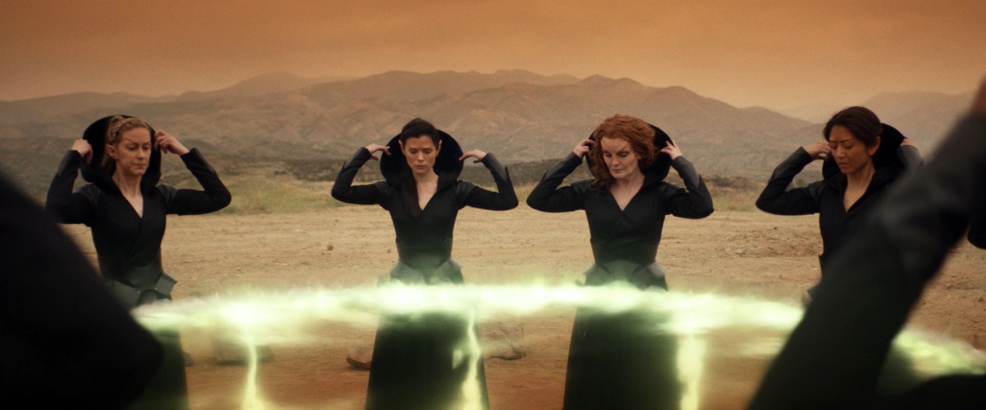 extant_StarTrek_PIC_1x08-BrokenPieces_00373.jpg