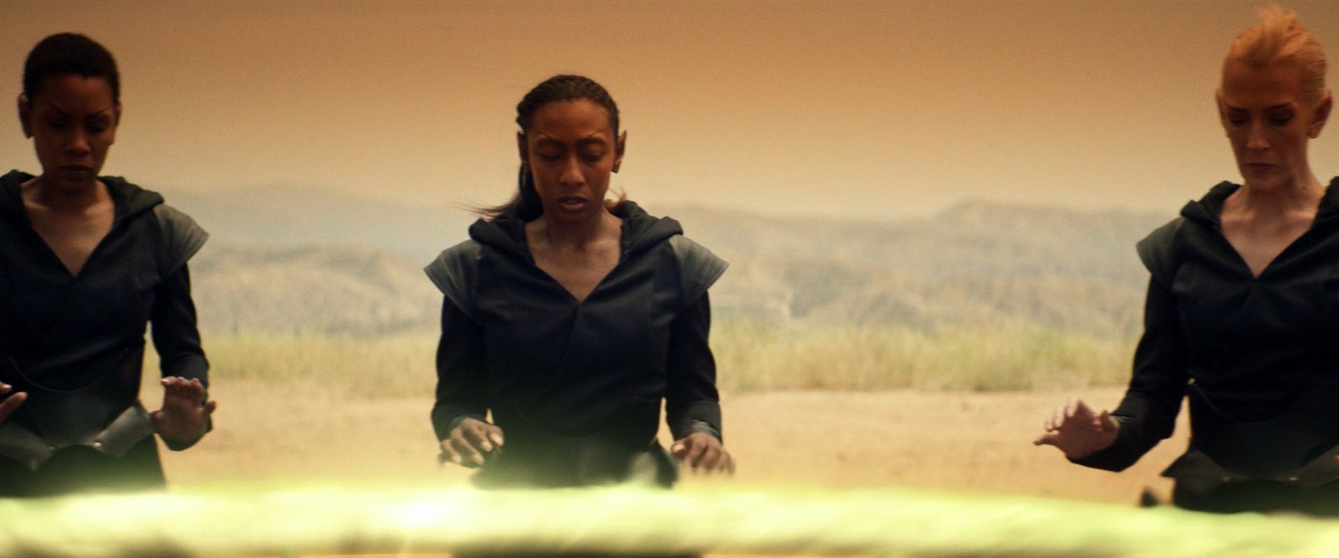extant_StarTrek_PIC_1x08-BrokenPieces_00378.jpg