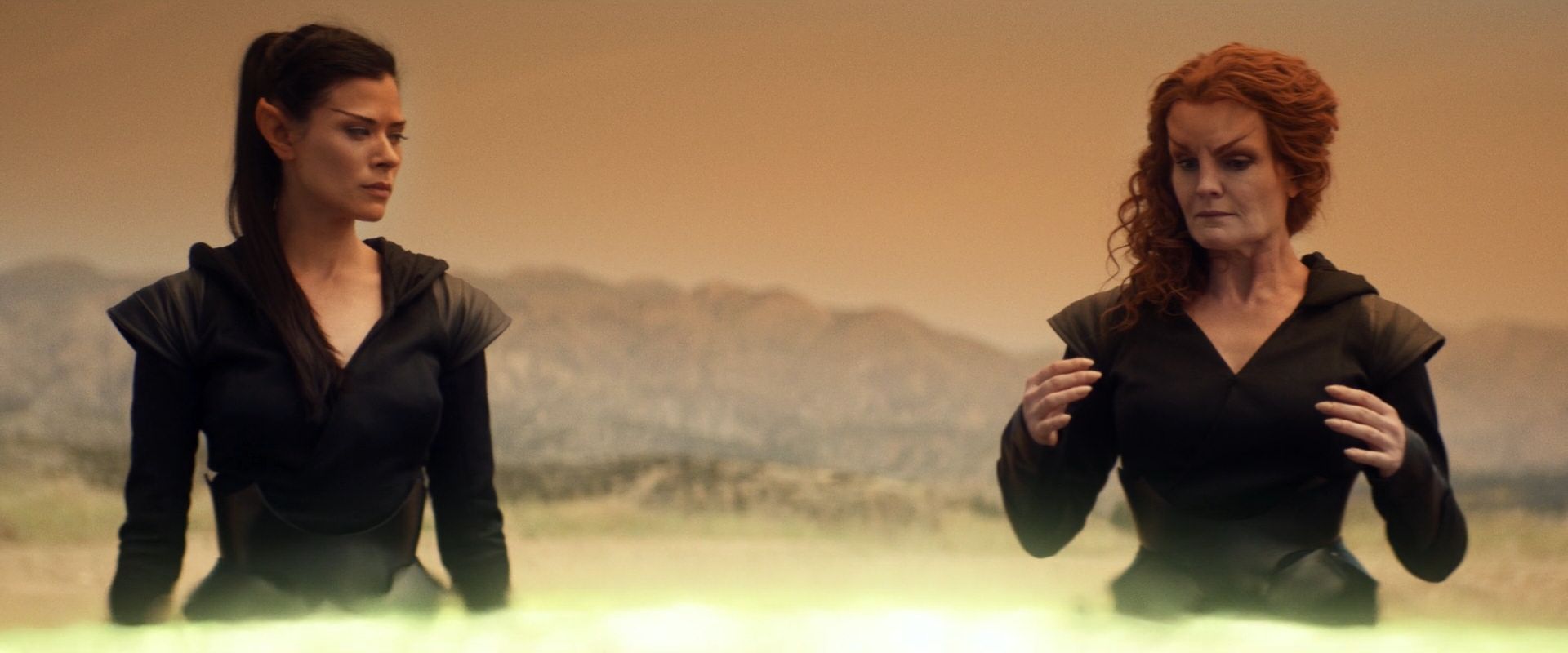 extant_StarTrek_PIC_1x08-BrokenPieces_00385.jpg