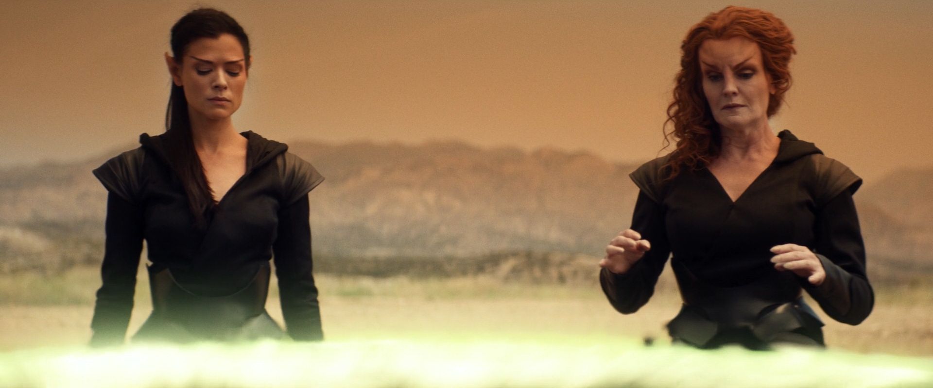 extant_StarTrek_PIC_1x08-BrokenPieces_00389.jpg