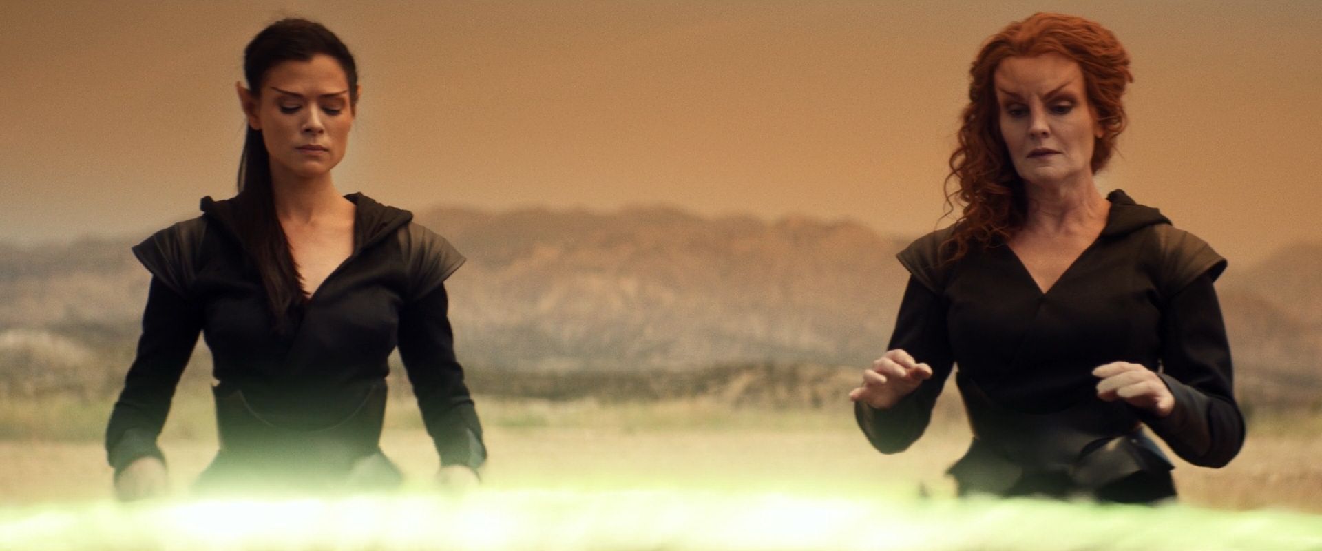 extant_StarTrek_PIC_1x08-BrokenPieces_00390.jpg