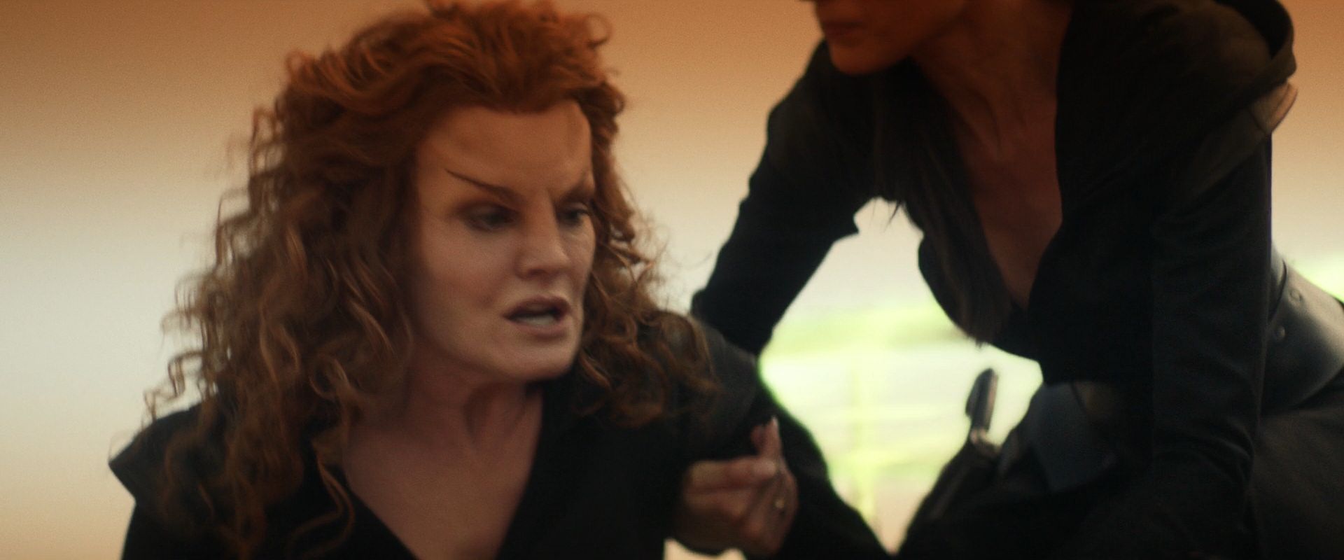 extant_StarTrek_PIC_1x08-BrokenPieces_00516.jpg