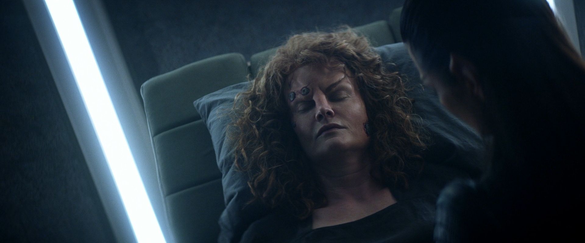extant_StarTrek_PIC_1x08-BrokenPieces_00589.jpg