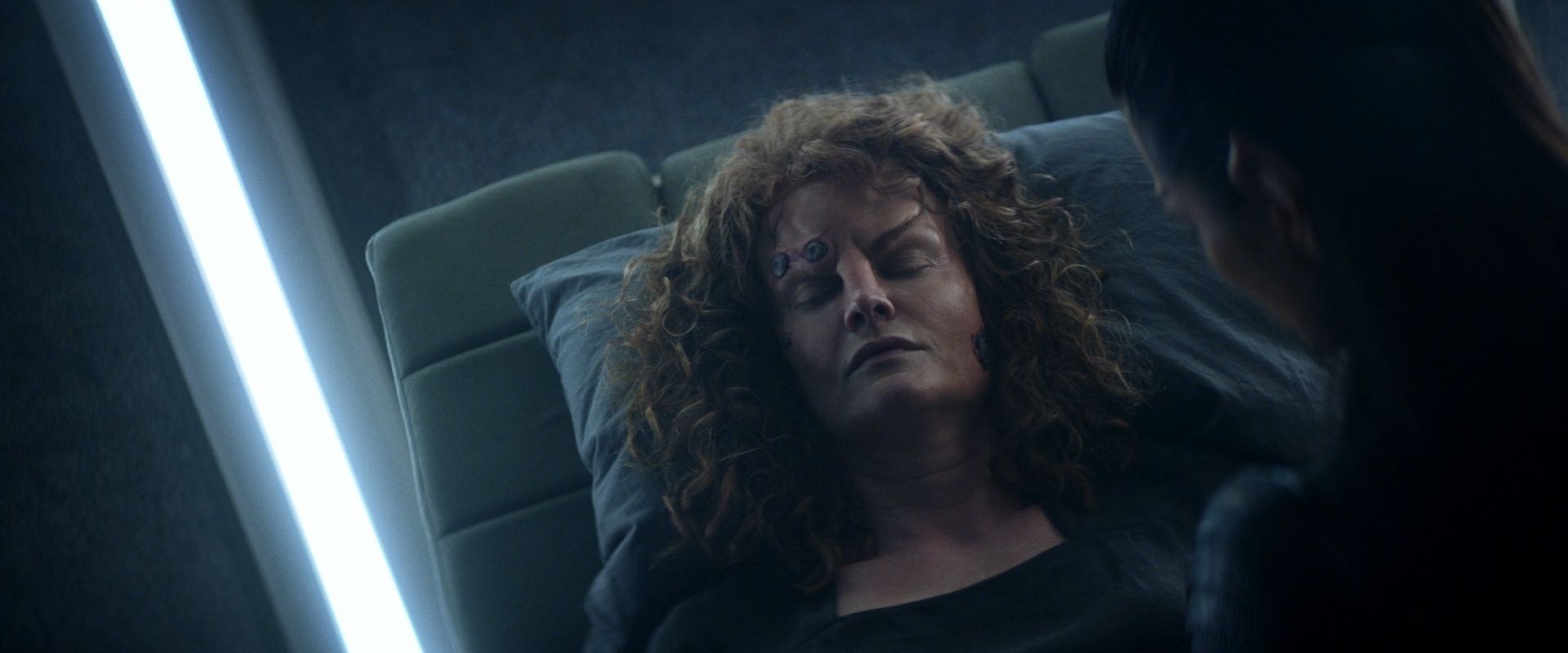 extant_StarTrek_PIC_1x08-BrokenPieces_00592.jpg