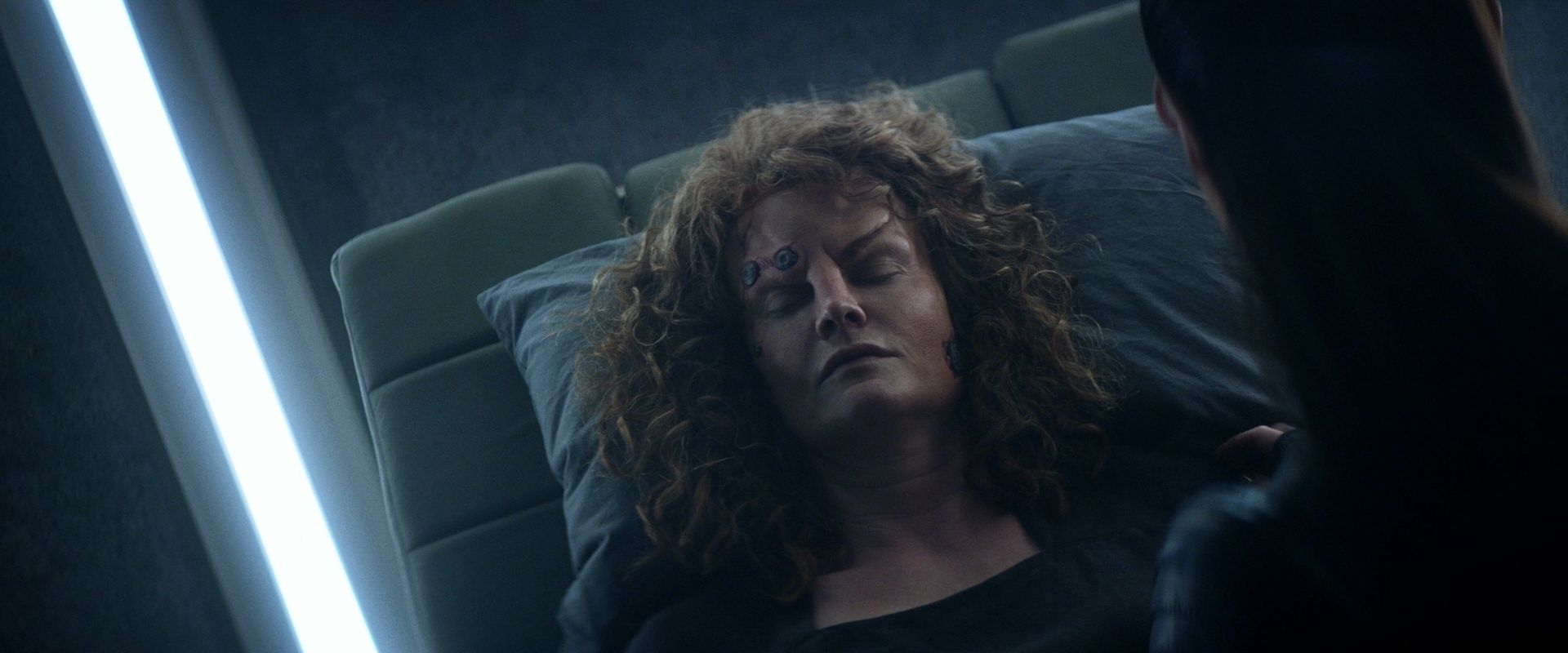 extant_StarTrek_PIC_1x08-BrokenPieces_00596.jpg