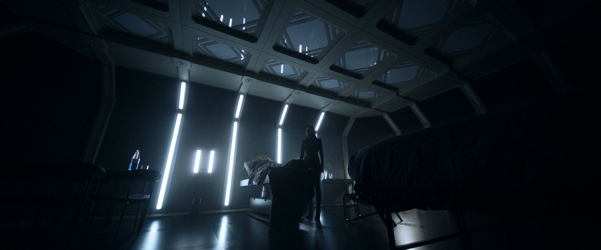 extant_StarTrek_PIC_1x08-BrokenPieces_00637.jpg