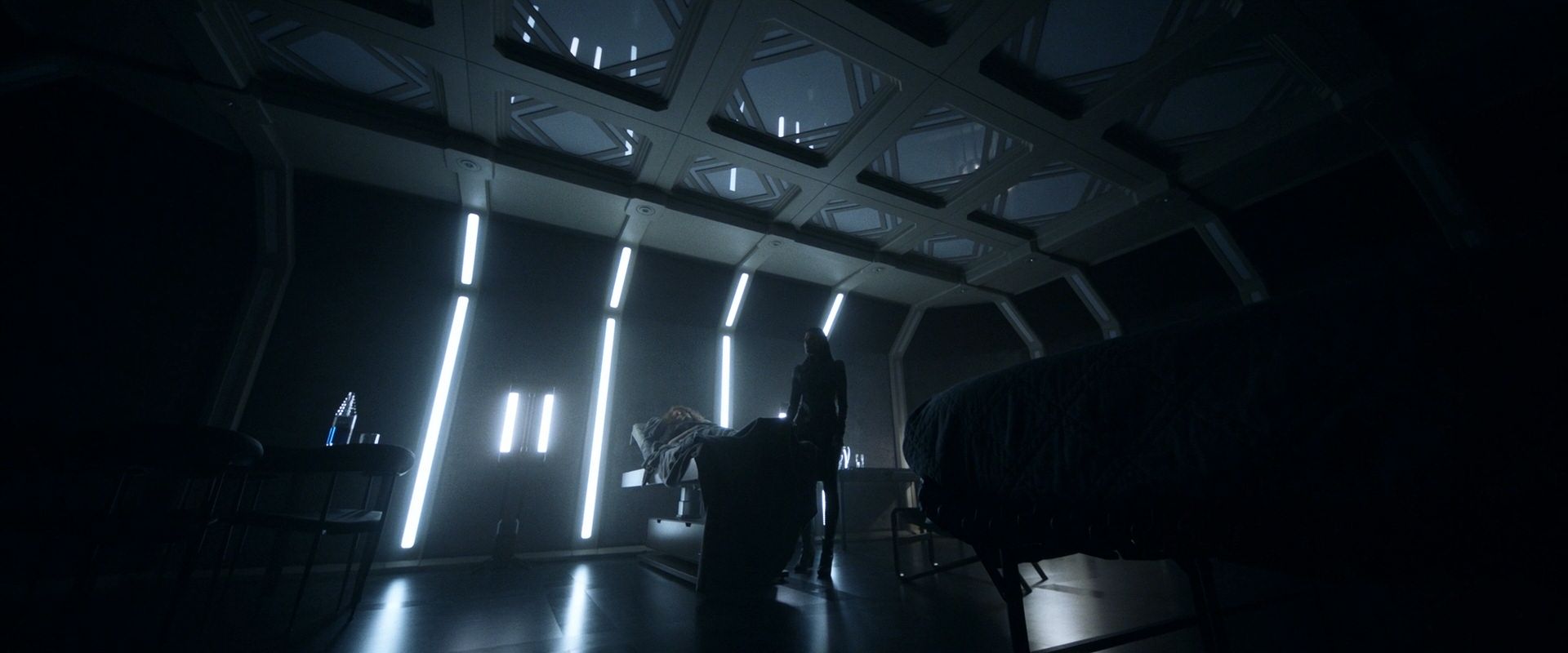 extant_StarTrek_PIC_1x08-BrokenPieces_00638.jpg