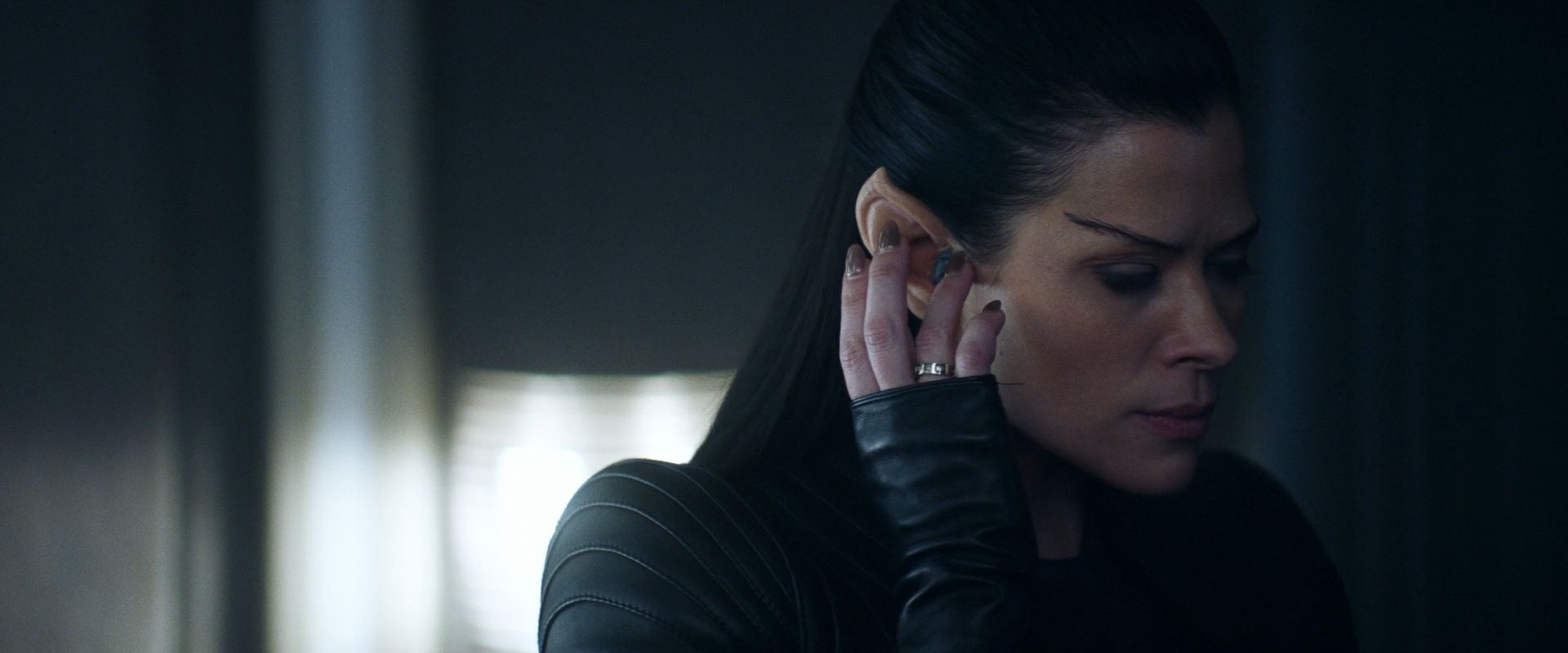 extant_StarTrek_PIC_1x08-BrokenPieces_00776.jpg