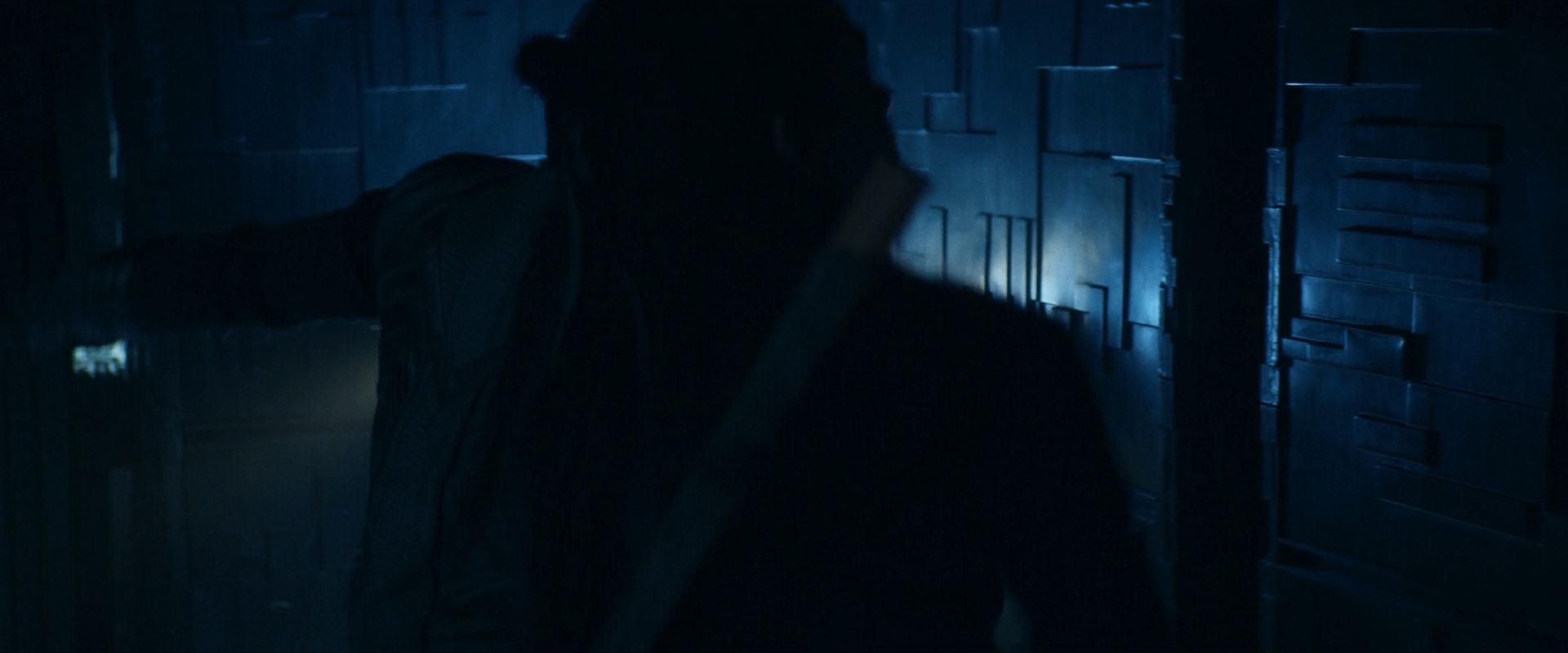 extant_StarTrek_PIC_1x08-BrokenPieces_00849.jpg