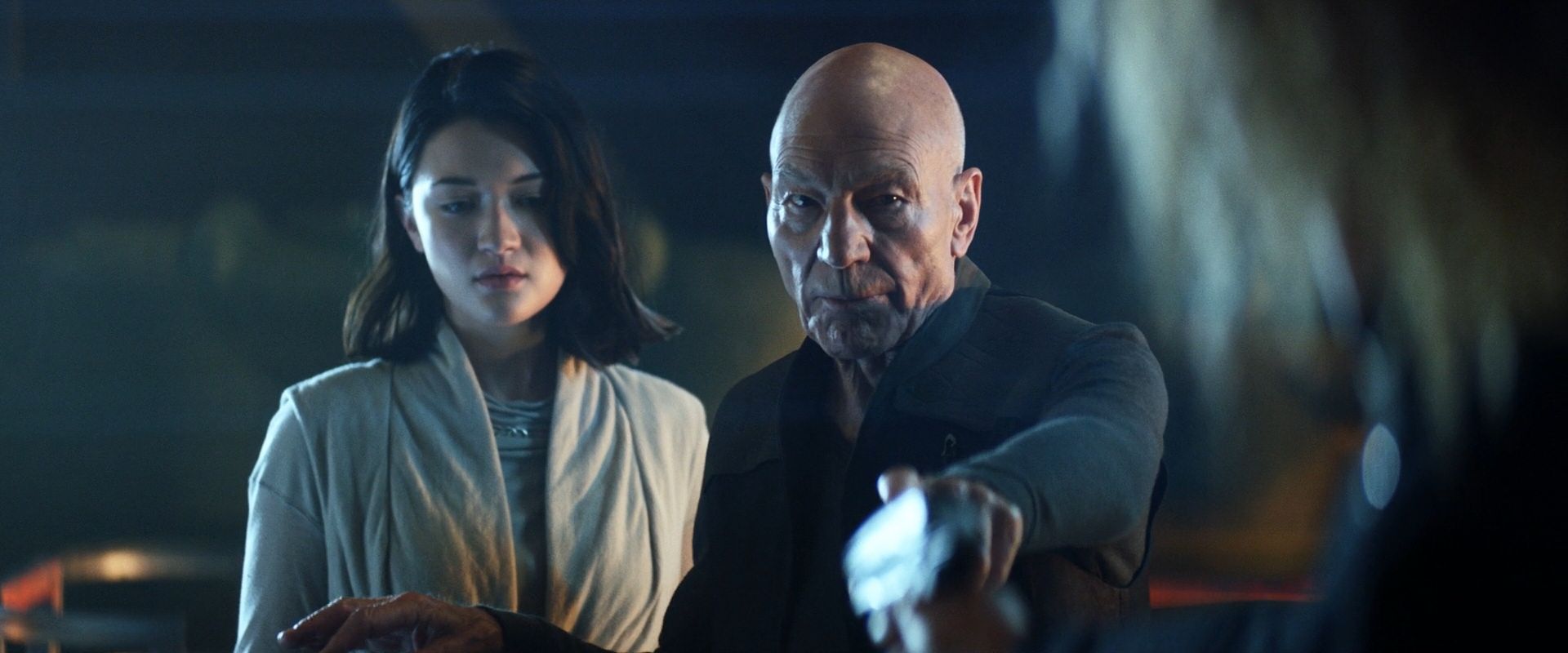 extant_StarTrek_PIC_1x08-BrokenPieces_01295.jpg
