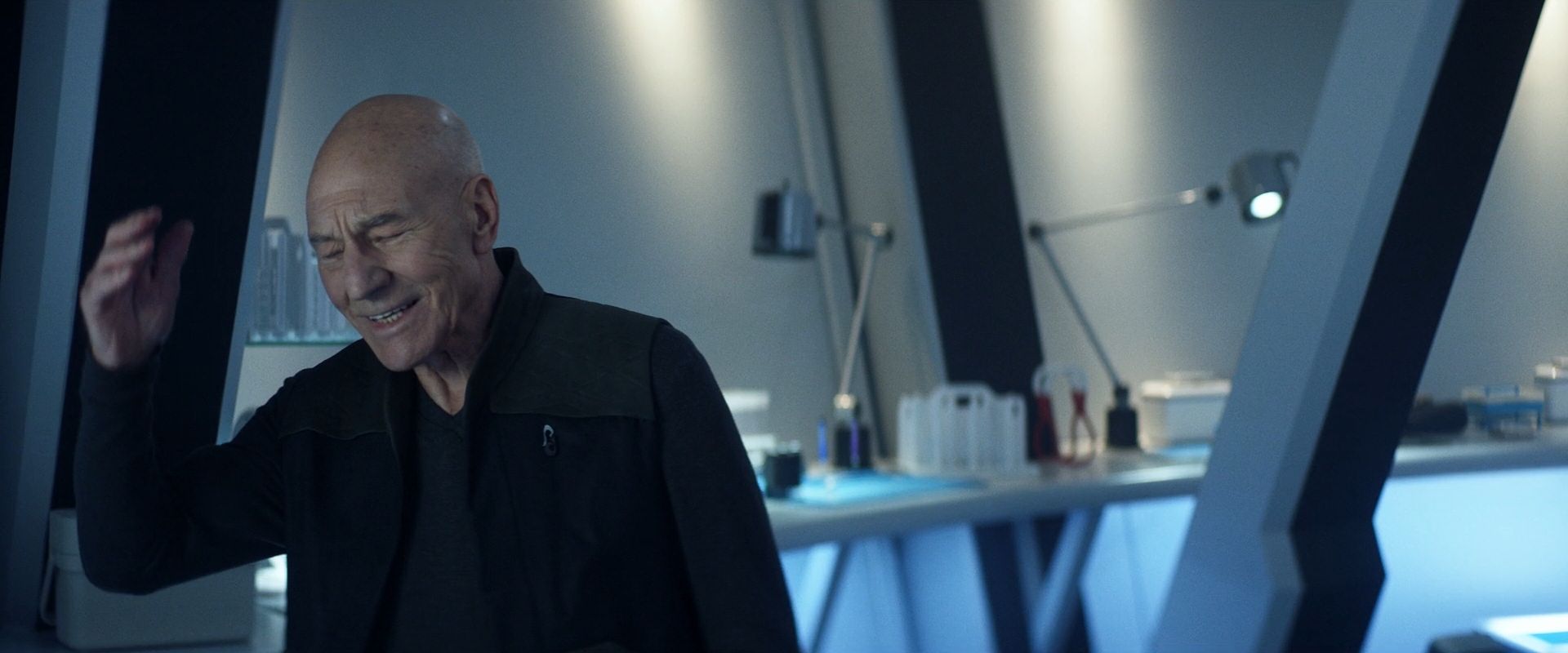 extant_StarTrek_PIC_1x08-BrokenPieces_01362.jpg