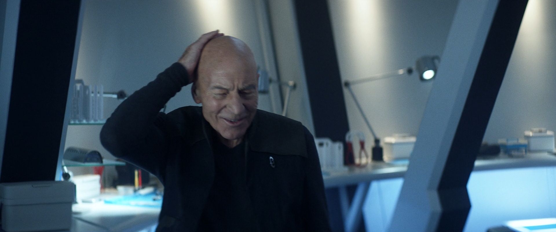 extant_StarTrek_PIC_1x08-BrokenPieces_01364.jpg
