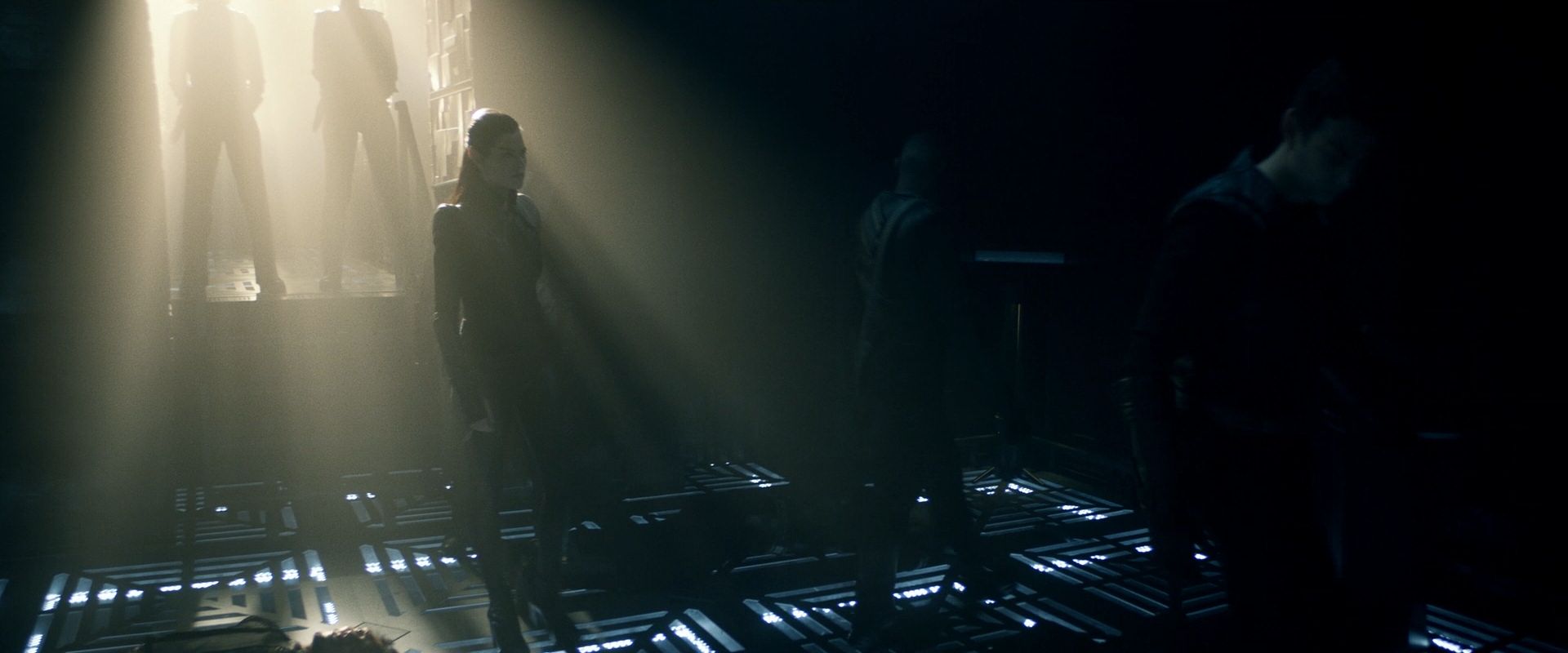 extant_StarTrek_PIC_1x08-BrokenPieces_01856.jpg