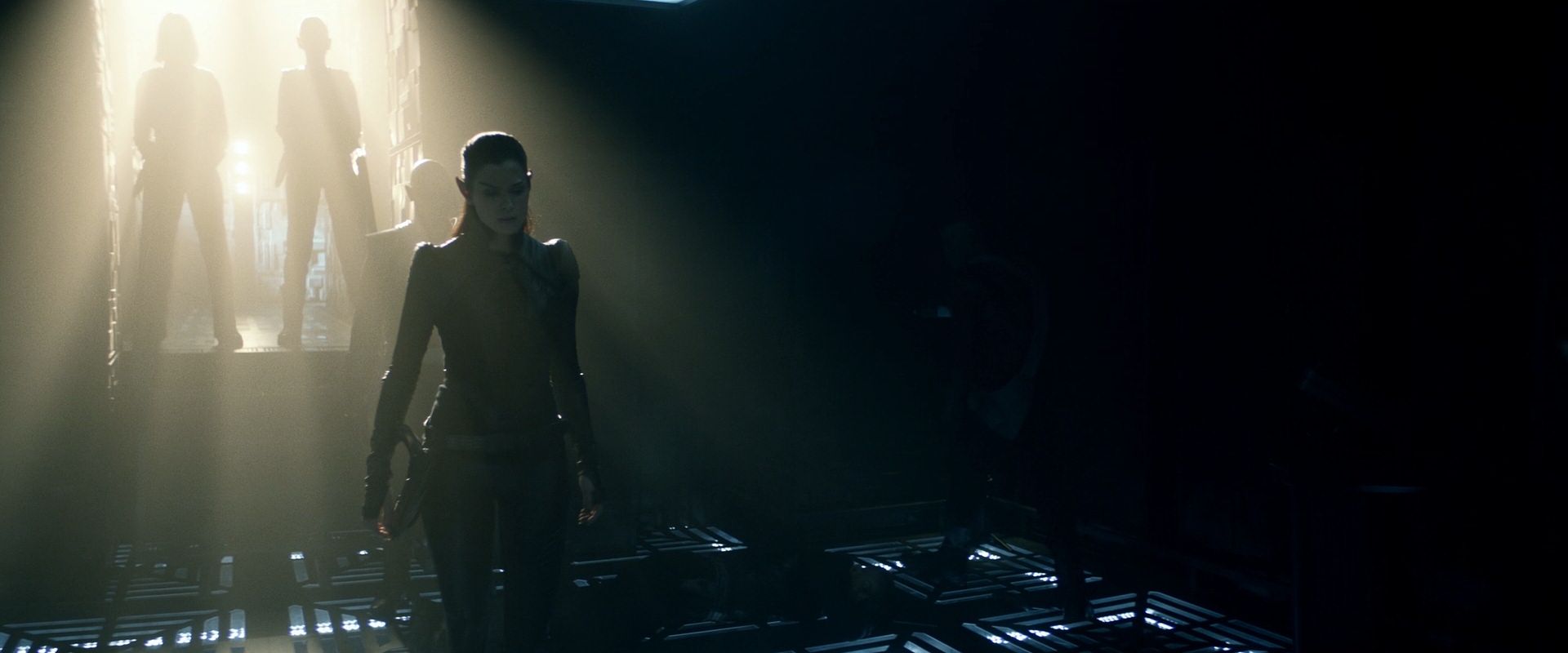 extant_StarTrek_PIC_1x08-BrokenPieces_01859.jpg