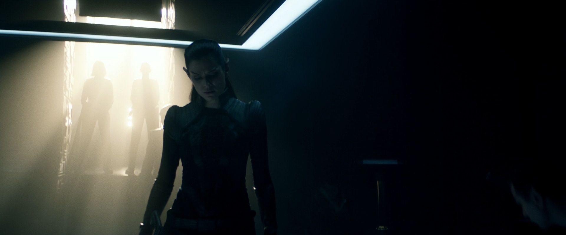 extant_StarTrek_PIC_1x08-BrokenPieces_01863.jpg